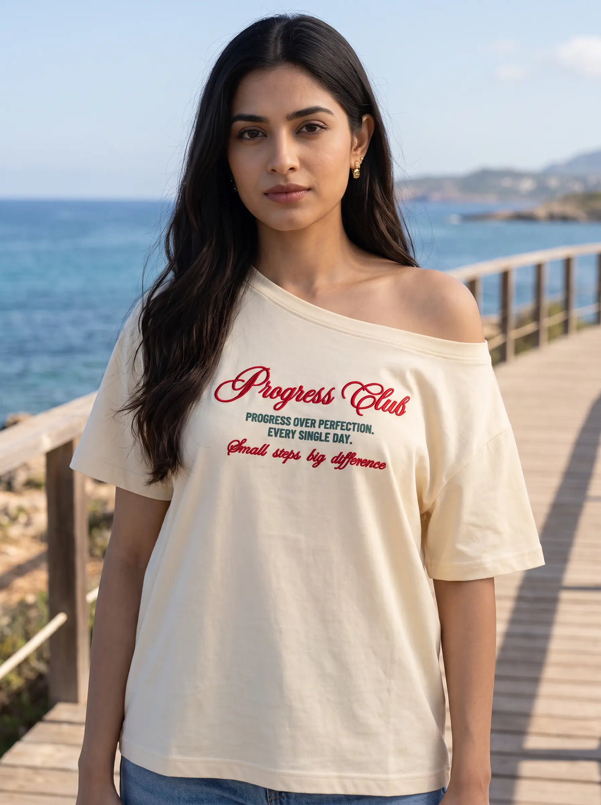 Oversized Boat-neck T-Shirt for woman: Progress Club