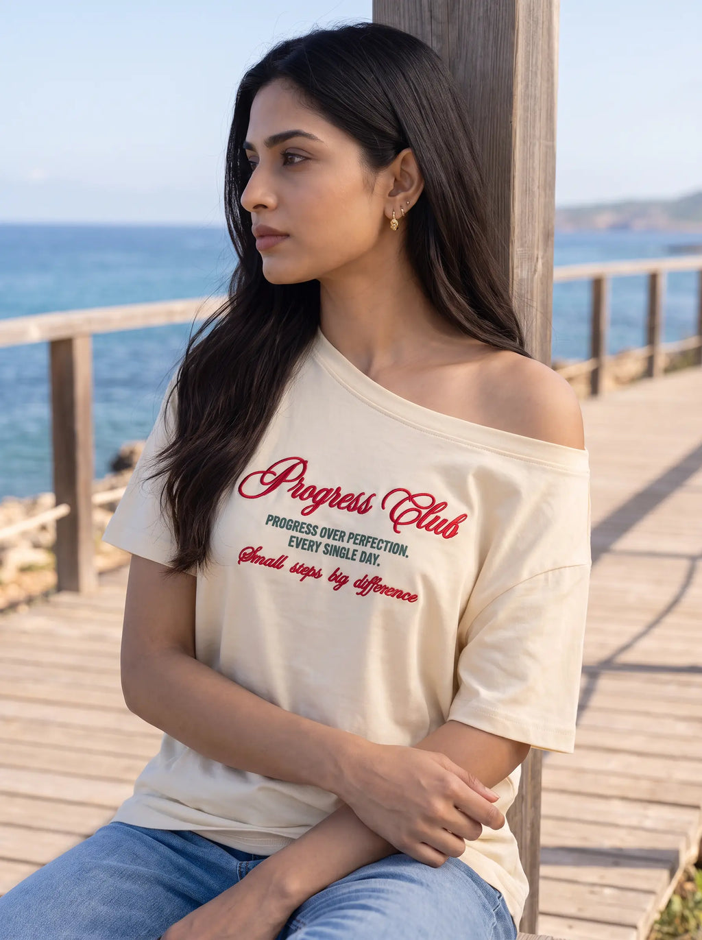 Oversized Boat-neck T-Shirt for woman: Progress Club