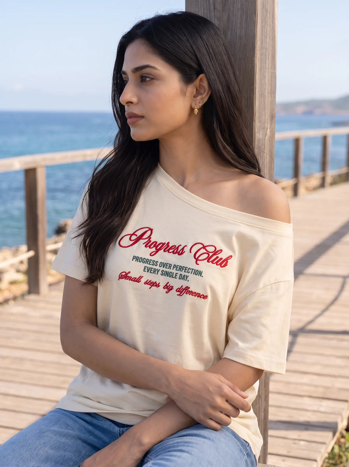 Oversized Boat-neck T-Shirt for woman: Progress Club